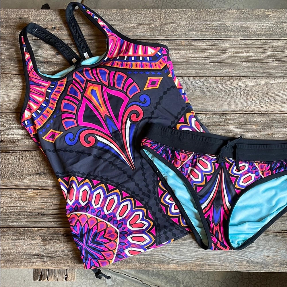 Athleta Vibrant Women's Swim Set